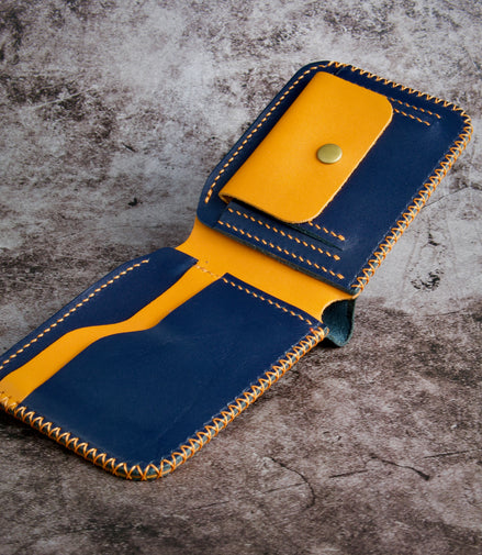 Hunza Edge – Klassieke slanke portemonnee met kruissteek en twee vouwen