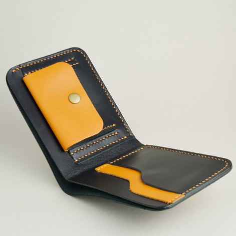 Classic Slim Bi-Fold Wallet | Hunza Fold