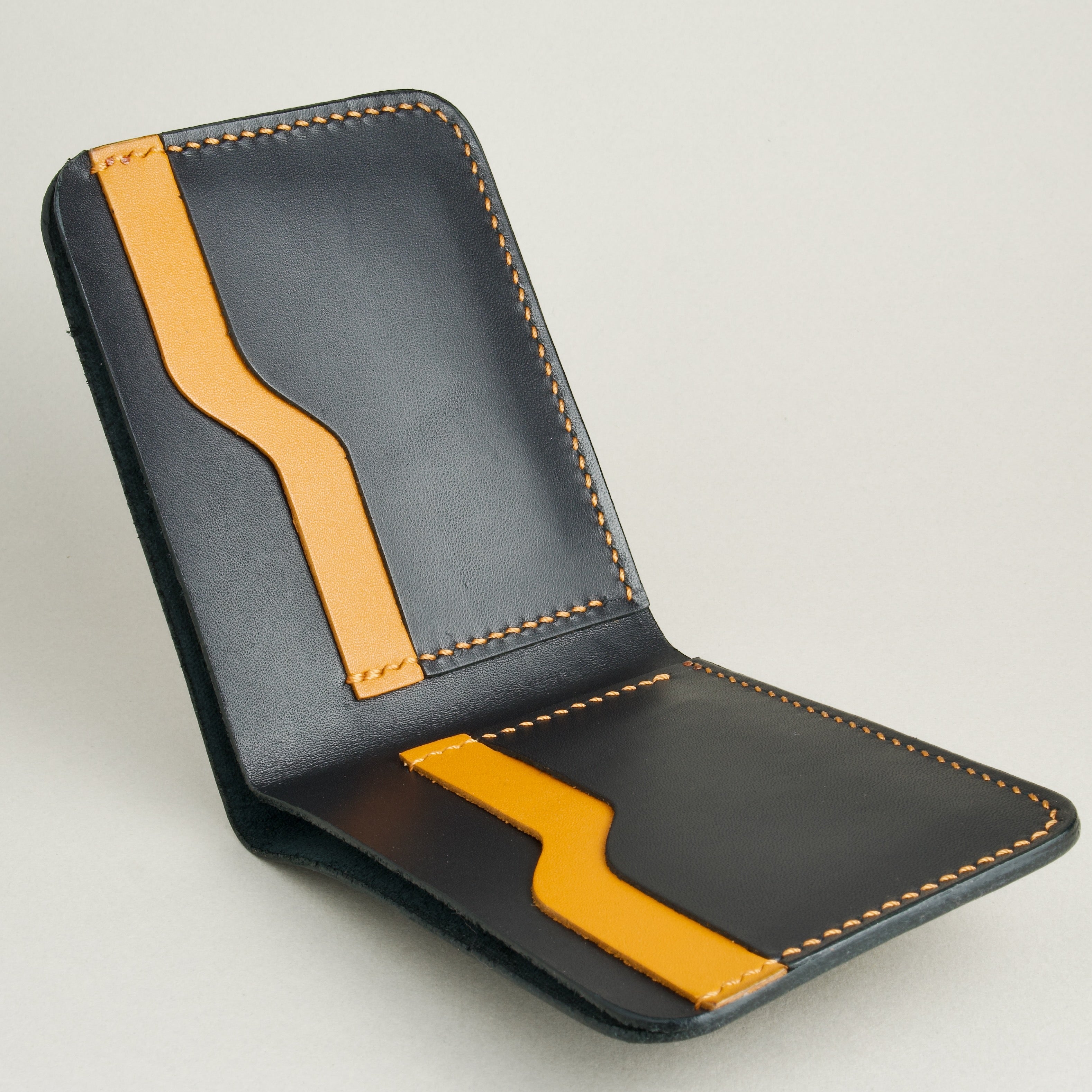 Classic Slim Bi-Fold Wallet | Hunza Fold